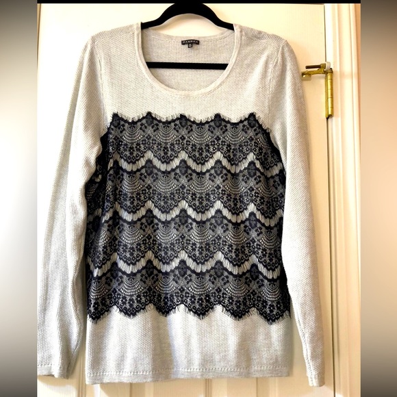 Casual/ Dressy ladies top by Hannah. (XL) - Picture 1 of 4